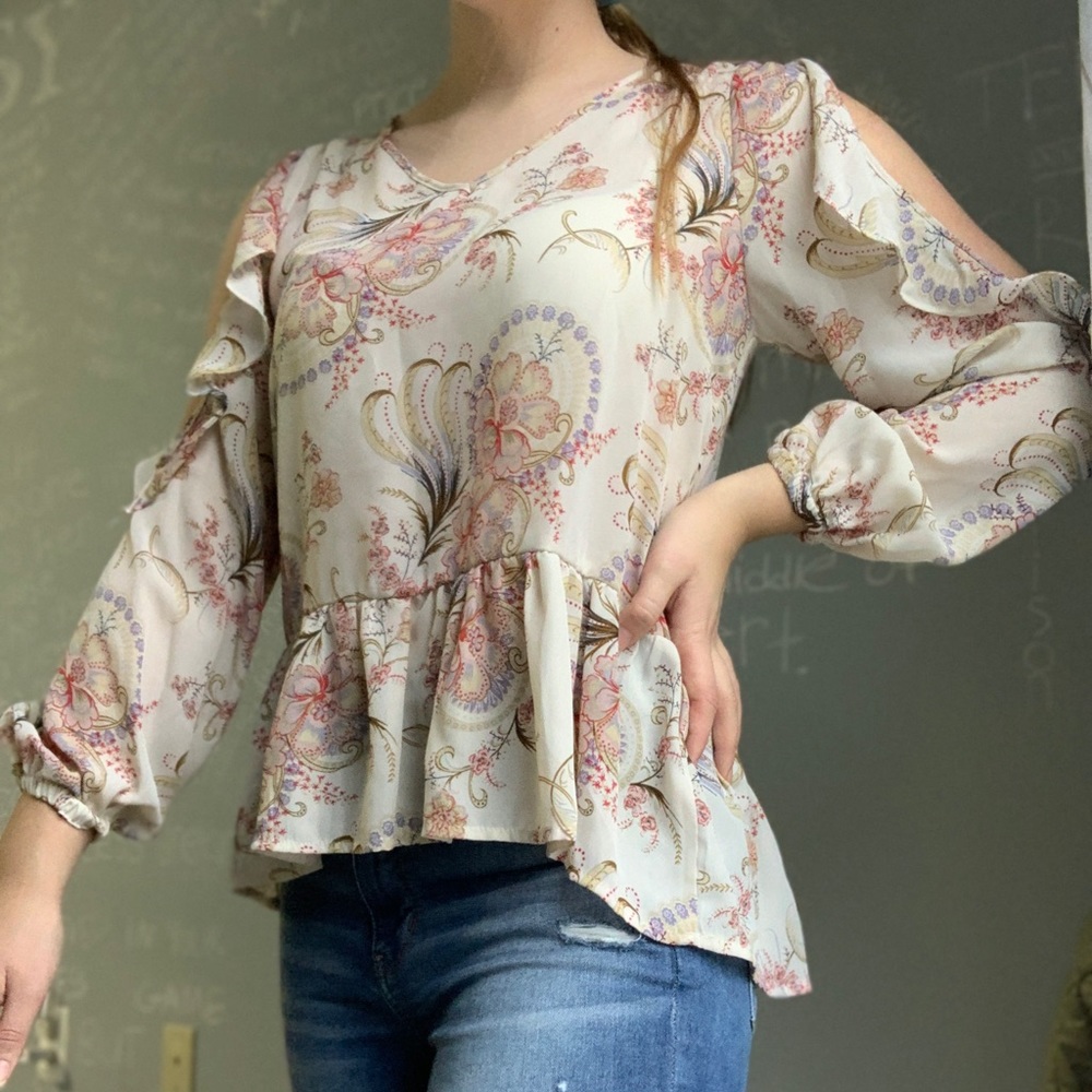 Cream long sleeve w/ floral pattern & off shoulder
